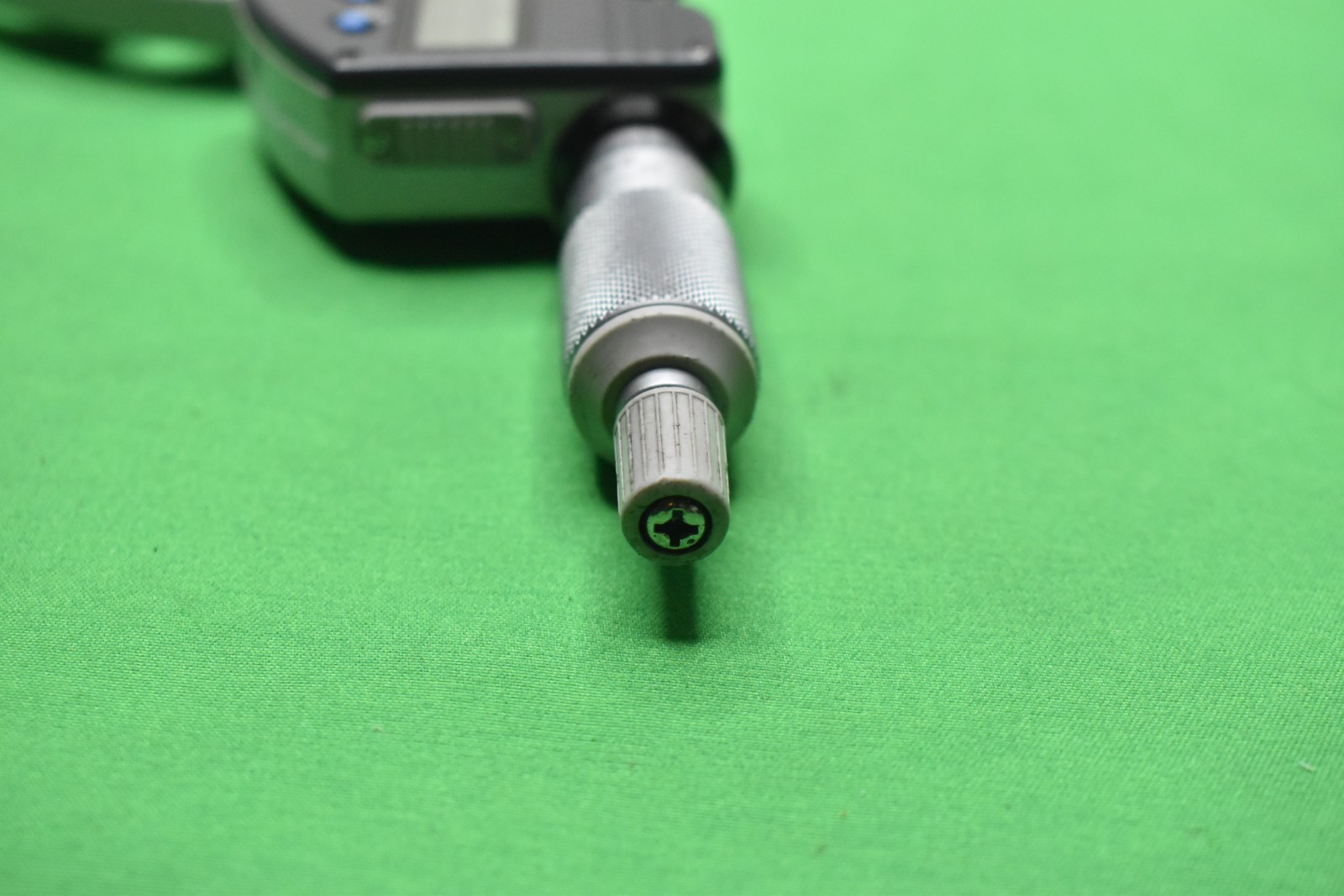 Mitutoyo 293-350-30 Digimatic IP65 4-5" Outside Micrometer w/Case