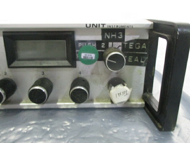 Unit Instruments URS-100 Mass Flow Controller and readout, 421272