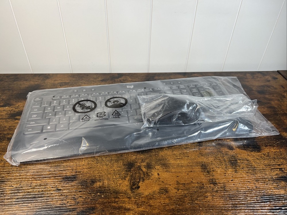 NEW Logitech MK540 Advanced Wireless Keyboard and Mouse Combo