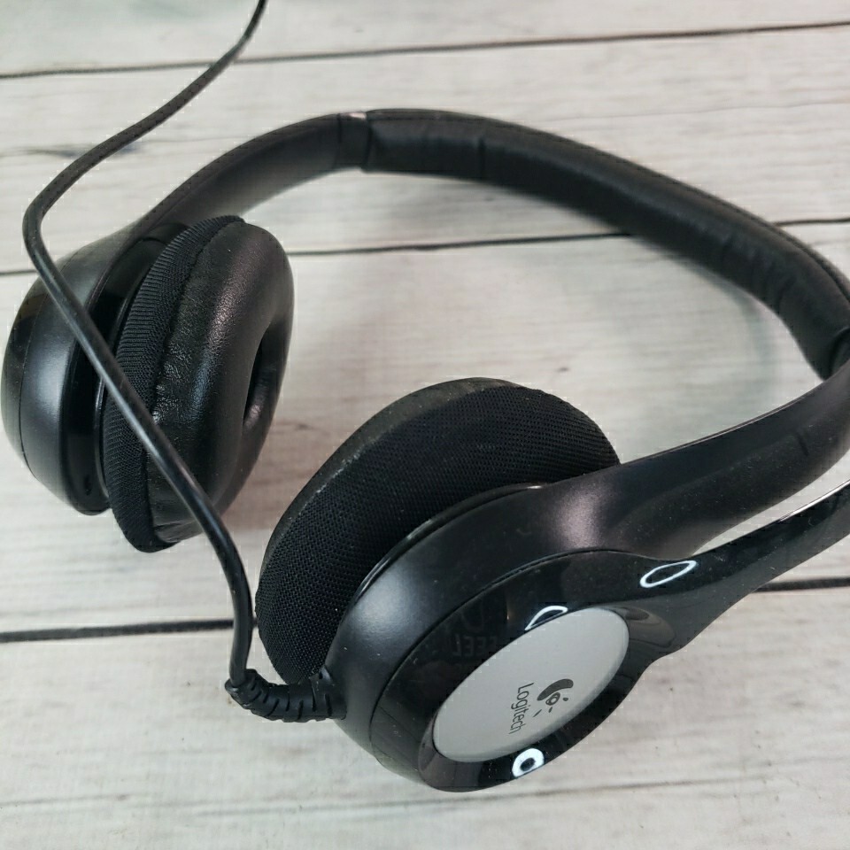 Logitech USB Wired Computer Headset w/Noise Canceling Microphone H390 New Open