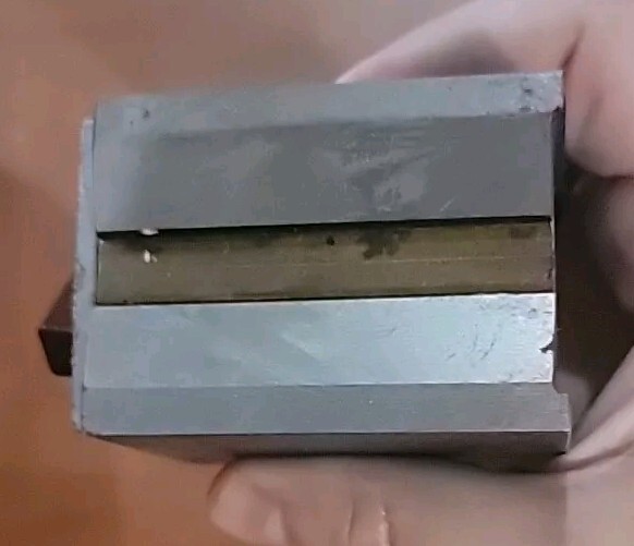 Magnetic Base Type MB-B Pittsburgh Forge Model No. 692. With Original Box.