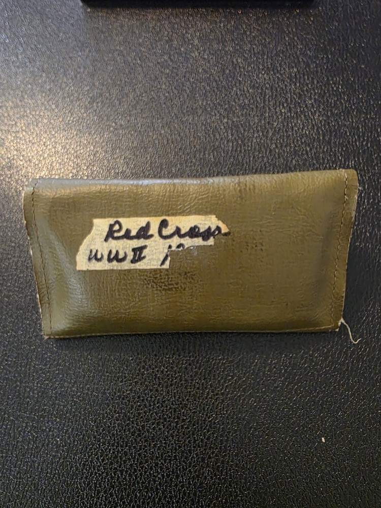 ORIGINAL WWII US ARMY INFANTRY RED CROSS SEWING KIIT W/ CONTENTS