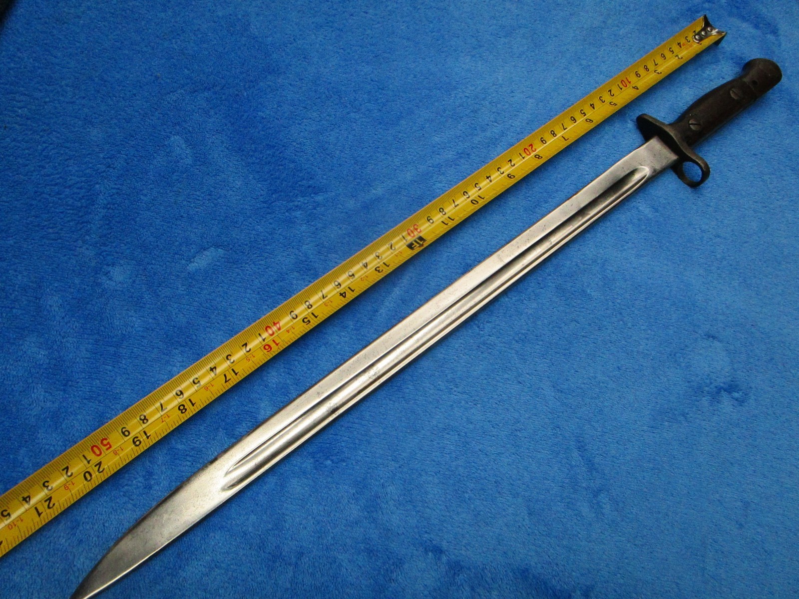 ORIGINAL WW1 CANADIAN M1907 BRITISH SMLE RIFLE BAYONET AND SCABBARD