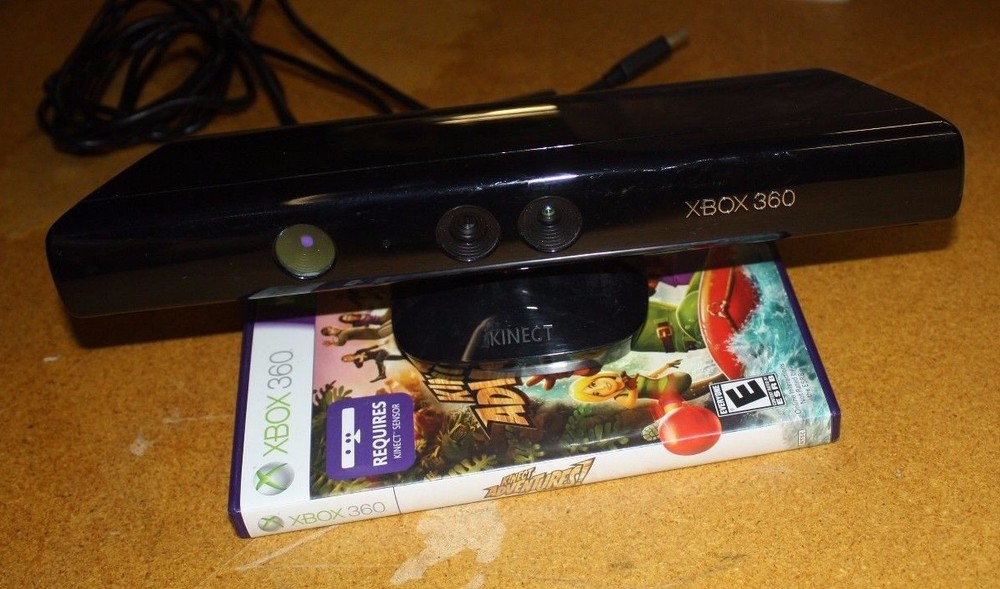 XBOX 360 KINECT SENSOR BUNDLE W/ KINECT ADVENTURES GAME COMPLETE FREE SHIPPING
