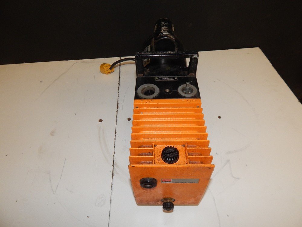 ALCATEL 2004A VACUUM PUMP (TJD22)