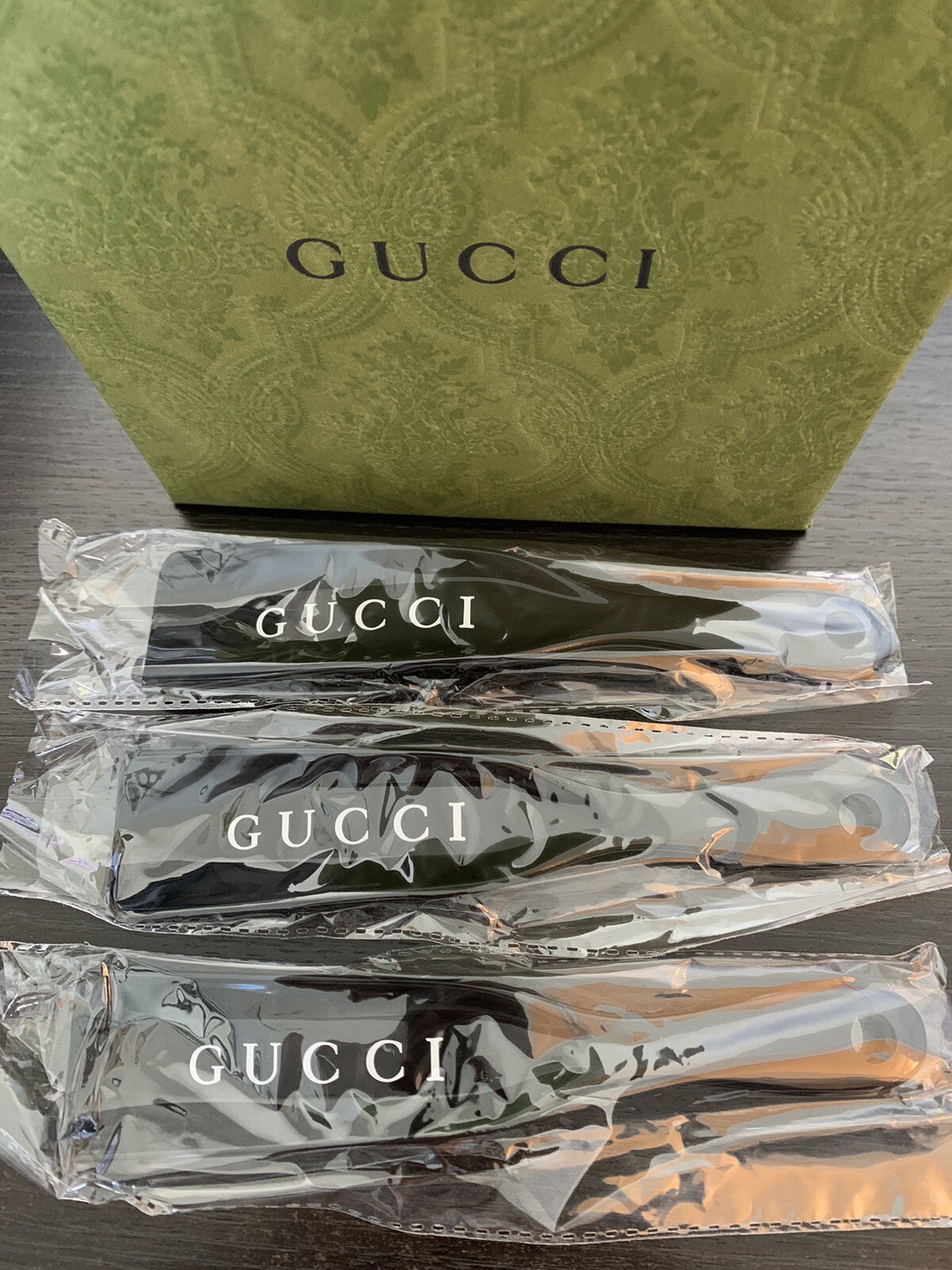 3 NEW GUCCI SHOEHORNS 100% AUTHENTIC GUCCI- BROWN WHITE LETTERS HARD PLASTIC 7"