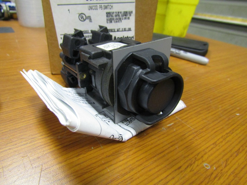 NEW EGS APPLETON UCPB2BL BLACK EXPLOSION PROOF LOCKING PUSHBUTTON