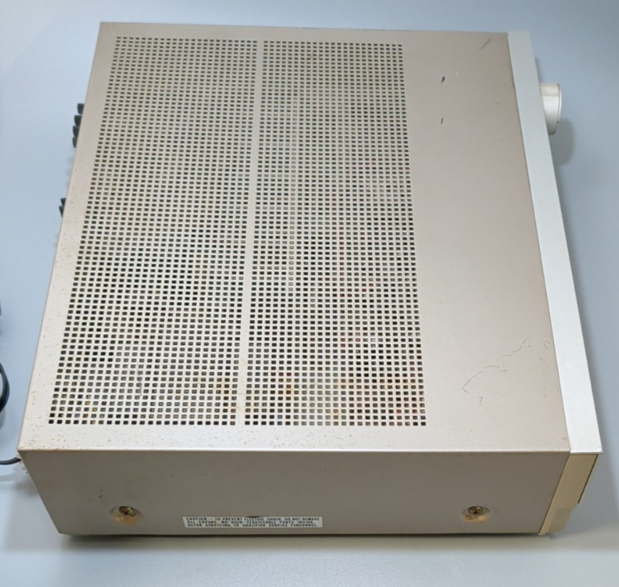 Denon DRA-400 Precision Audio Component/Tuner Amp. Powers On