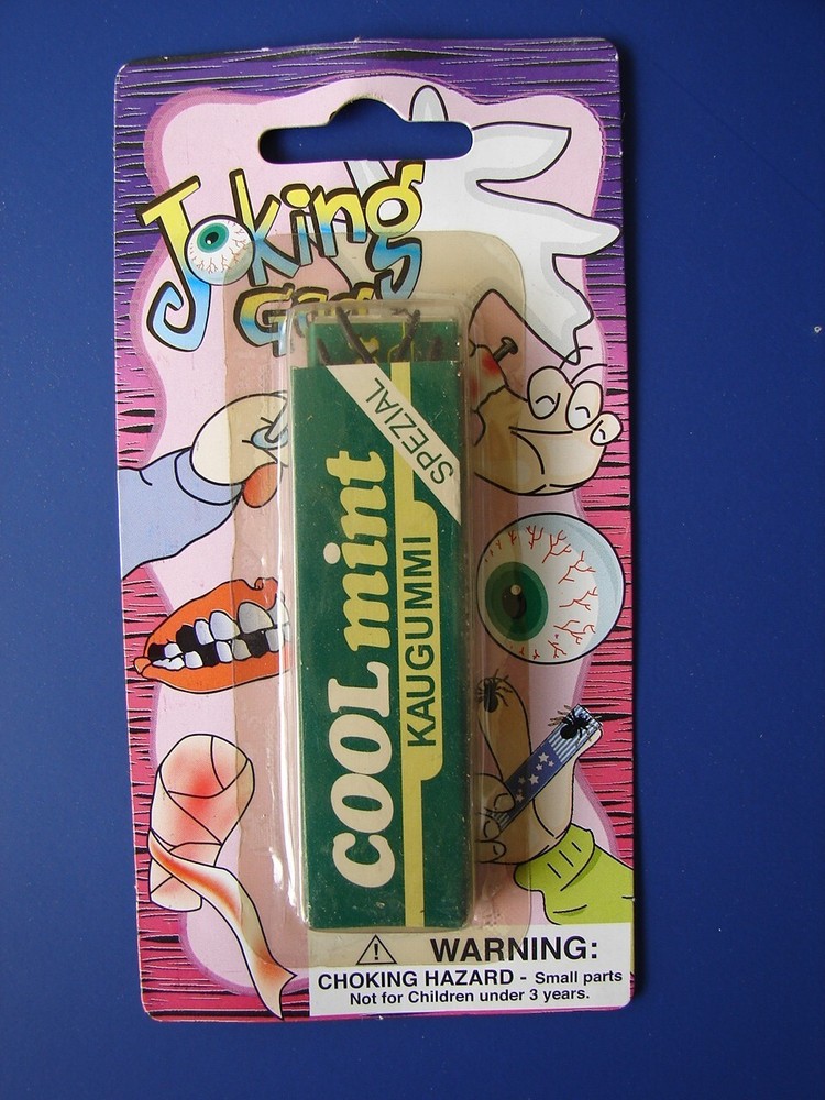 COCKROACH CHEWING GUM PRANK :  Cockroach Chewing Joke Fun GREAT PACKAGING