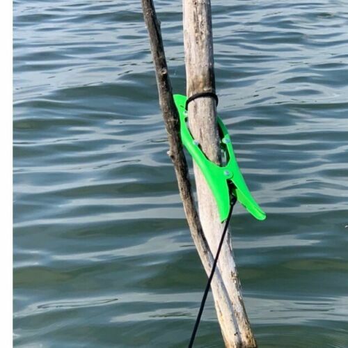 BRUSH GRIPPER ANCHOR for Boat, Kayak & Canoe - Tie Up in Seconds - Grip Tight