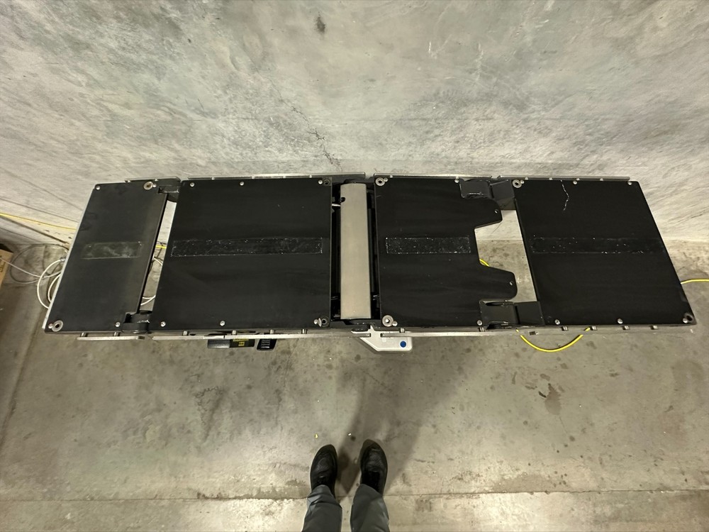 STERIS AMSCO 3085 SP Surgical Operating Table