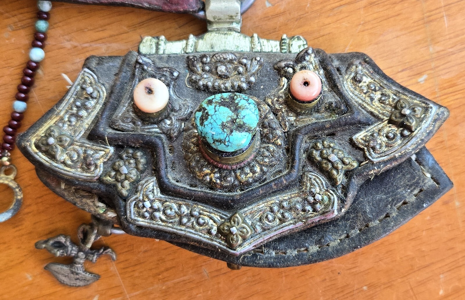 Antique Tibetan Flint Pouch Mechag Chuckmuck Case Tibet Beads