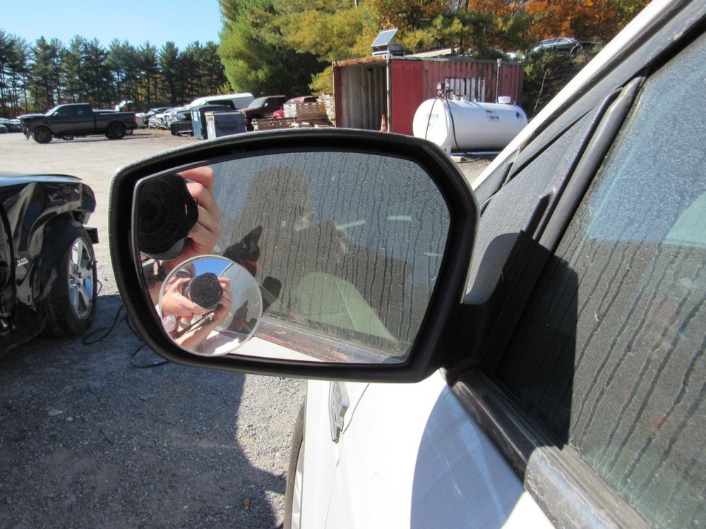 ESCAPE 2017 Glove Box 1000860