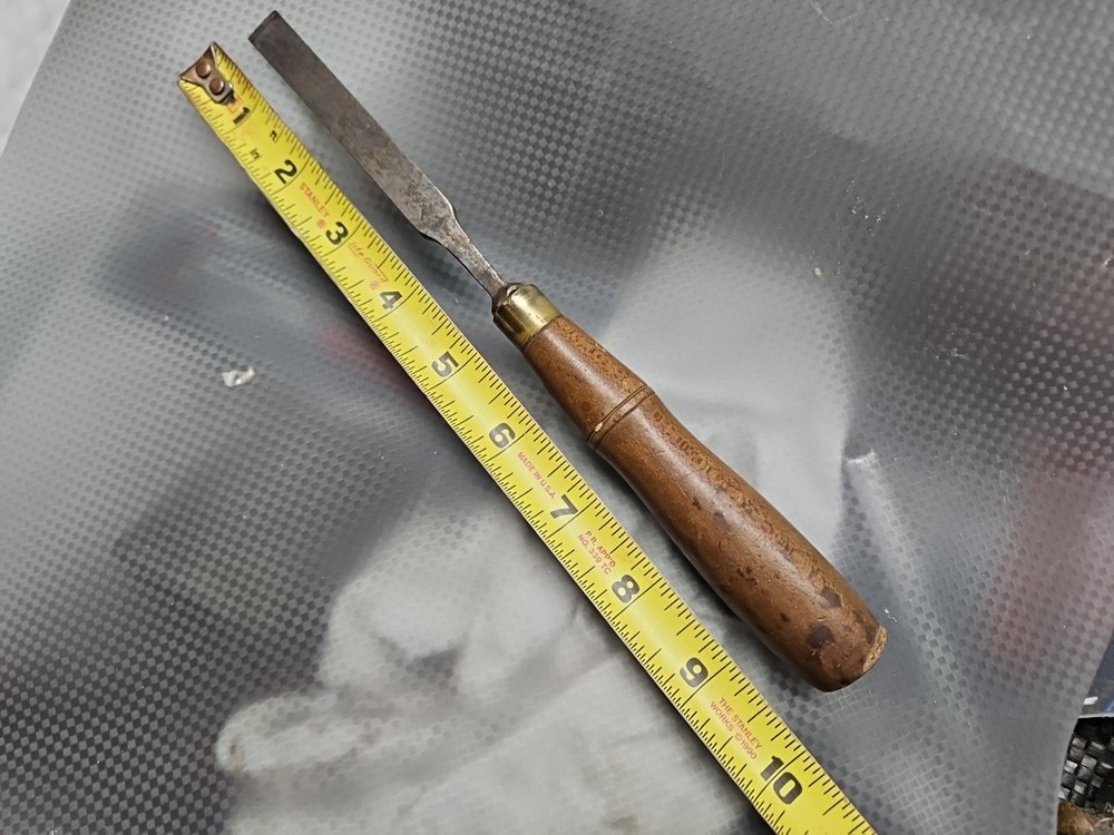 Antique BUCK BROS. 1/2" Tang WOOD HANDLE CHISEL
