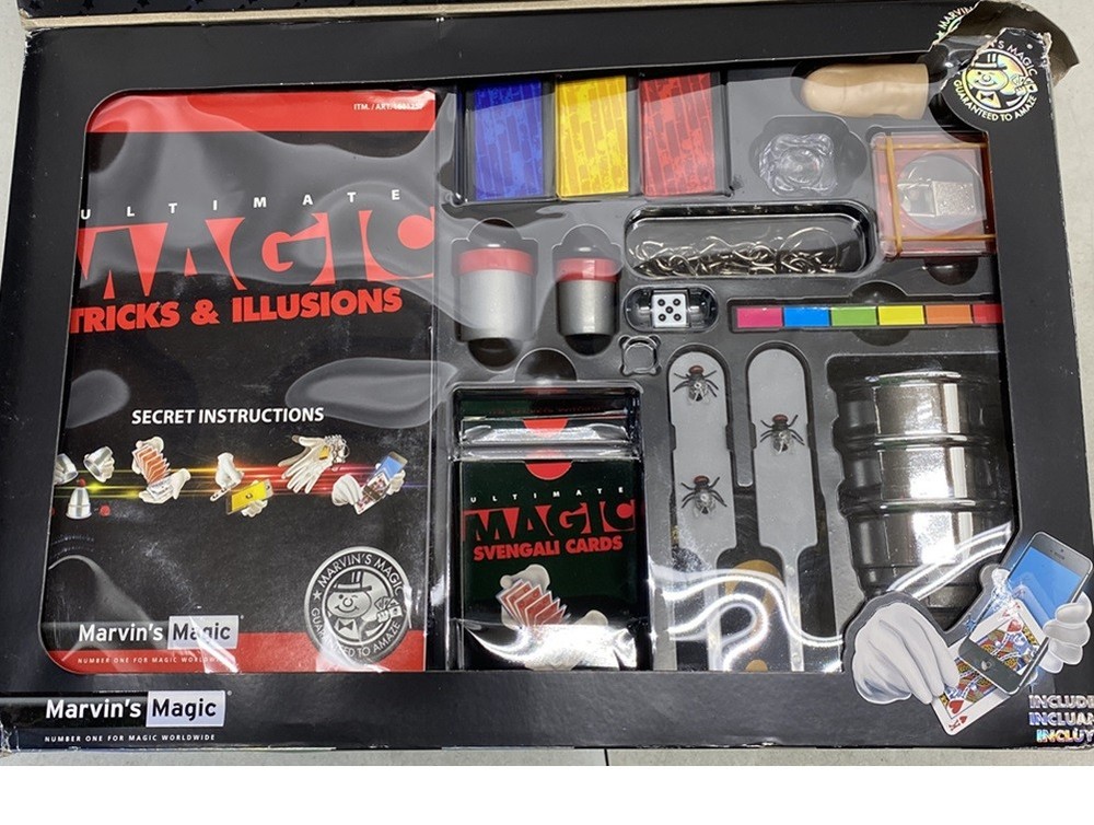 Marvin Magic Ultimate Magic Box 400 Tricks and Illusions
