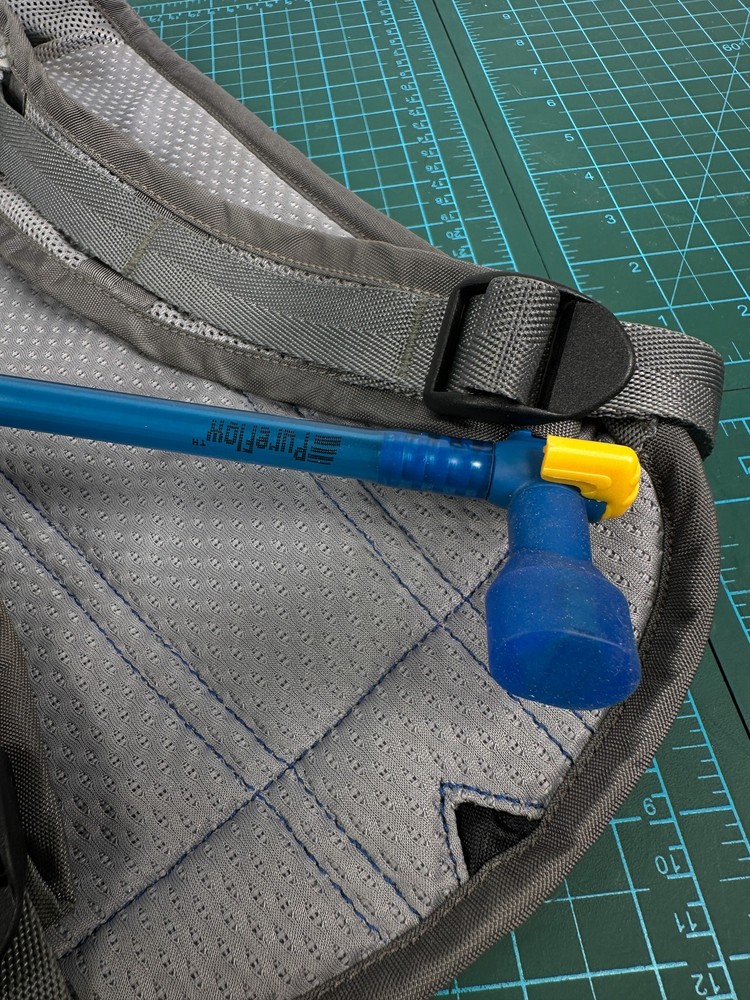 CamelBak HYDROBAK Hydration Pack Blue Hiking Backpack 100oz Reservoir Bladder