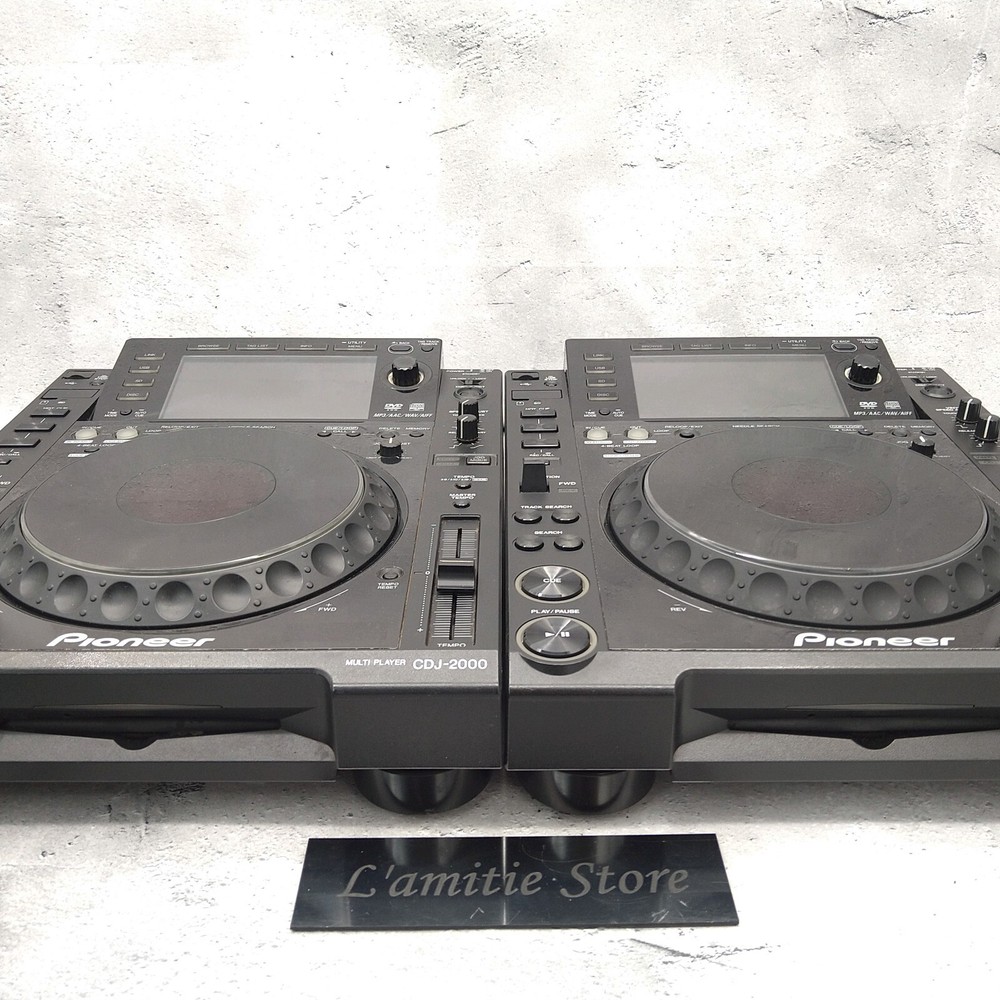 Pair 2x Pioneer CDJ-2000 Professional DJ Multi Player Digital Turntable CDJ2000