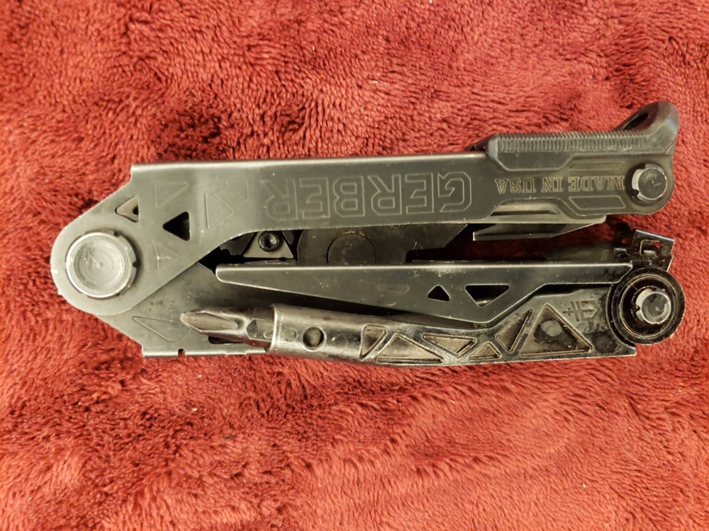 🔪🔪 Gerber Center-Drive Multi-Tool