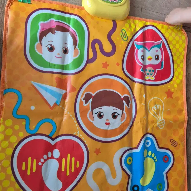 Kongsuni TV Connection Game Mat, Lightly Used