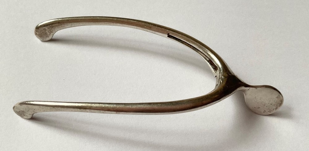 Antique Solid Silver Wishbone Tongs Birmingham 1904