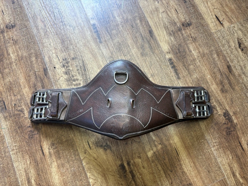 Voltaire Essential jump Saddle. 17.5” Interchangeable