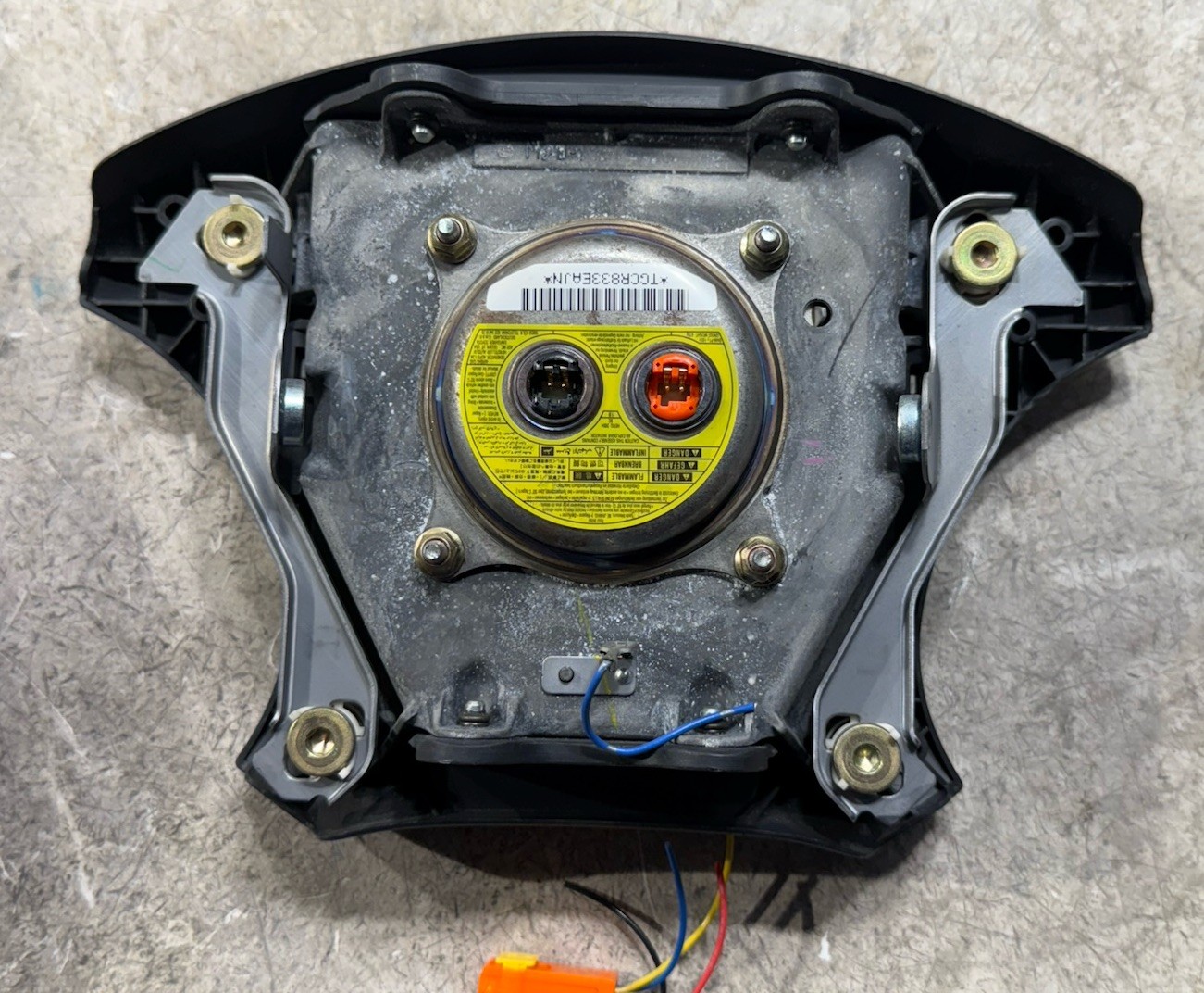 2005 - 2011 TOYOTA TACOMA AIRBAG STEERING WHEEL AIRBAG WITH AUDIO CONTROL & VIN