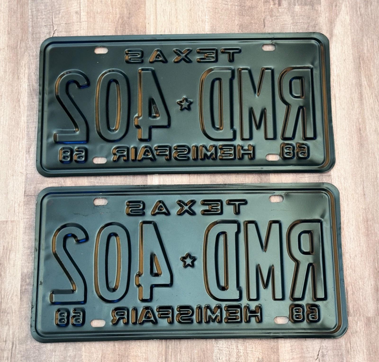 Texas 1968 Hemisfair License Plate Pair # RMD 402