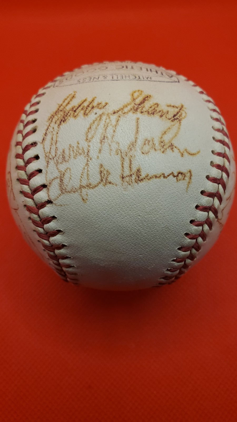 ROBIN ROBERTS Signed Baseball - HOF - Whiz Kids - Beckett - 1957 Phillies Team