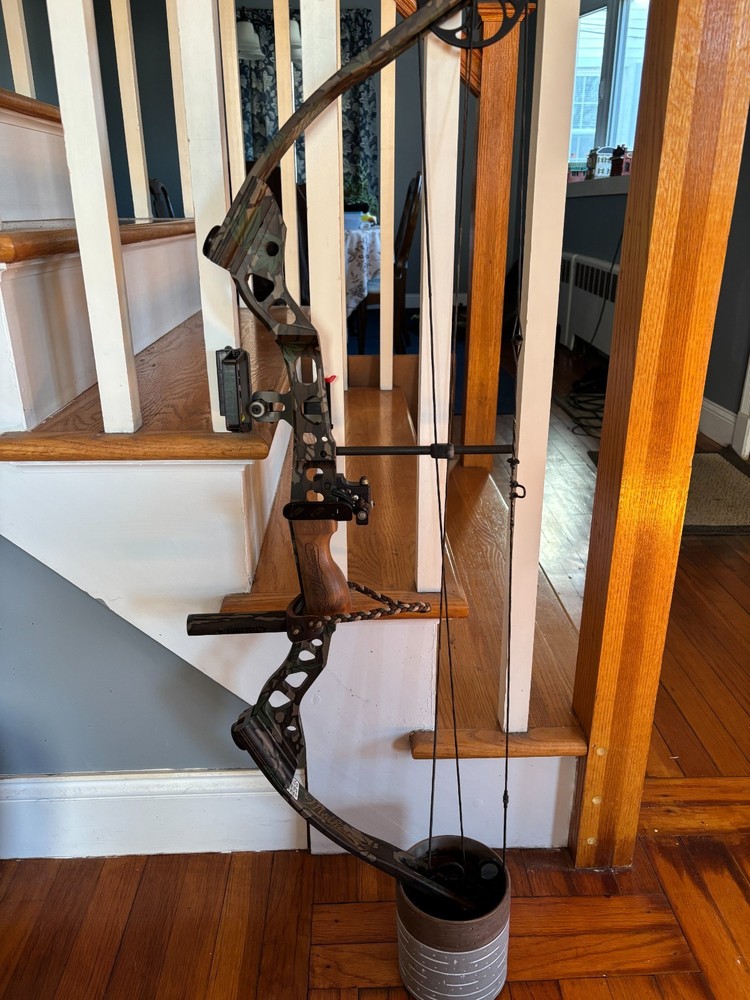 Mathews Solo Cam Compound Bow.
