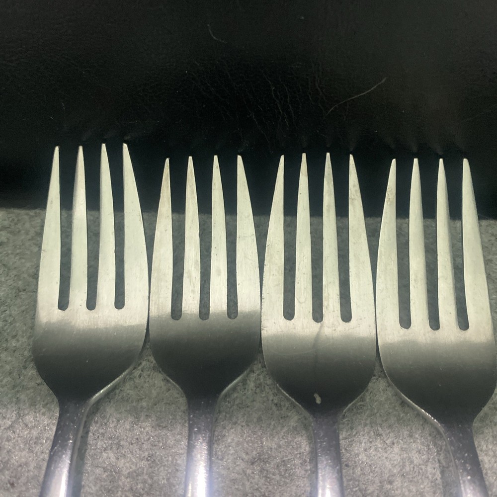 4 MANOR HOUSE STAINLESS FLATWARE MHO31 Dinner Forks