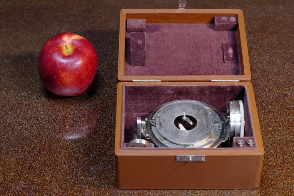 microscope antique Microscope Accessory No. 16 "Leitz Universal Stage UT2" Rare