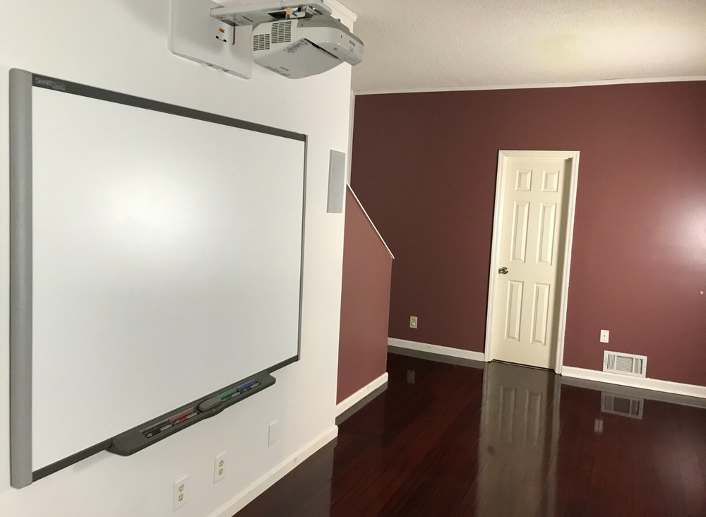 Smart Board for Schools: Immersive Learning Experience