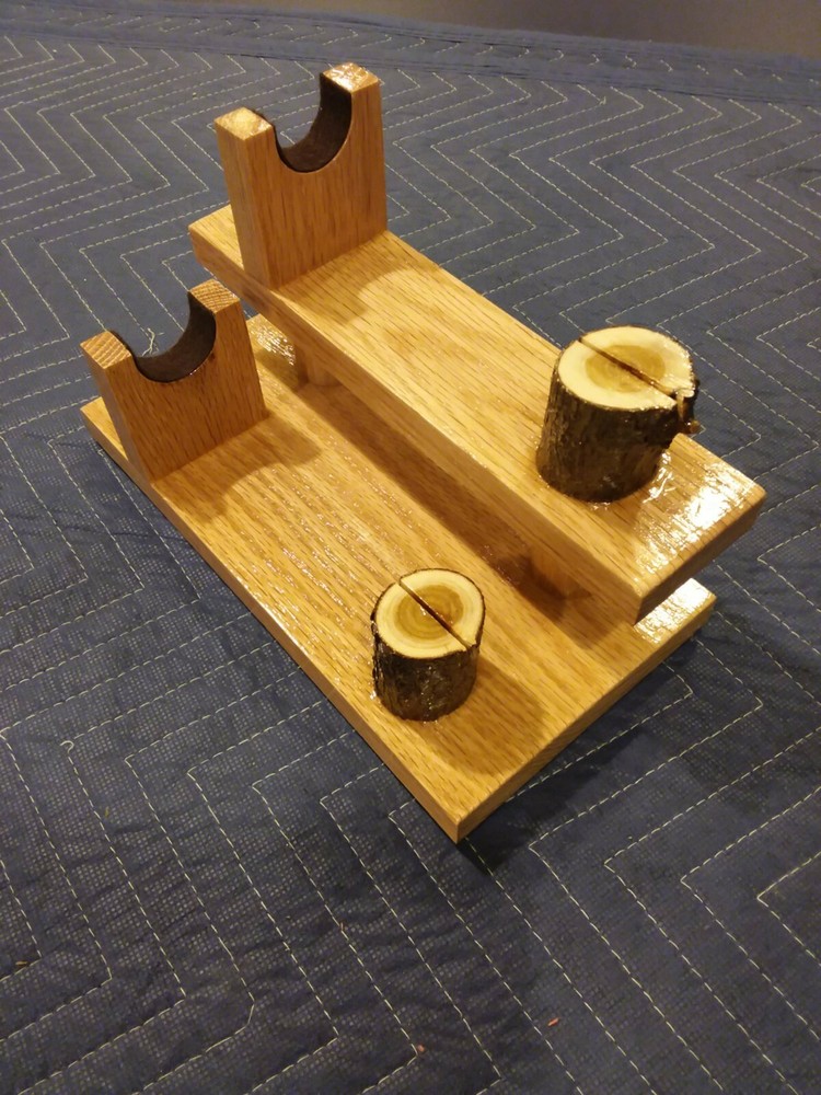 1--SOLID NORTHERN RED OAK DOUBLE KNIFE DISPLAY STAND