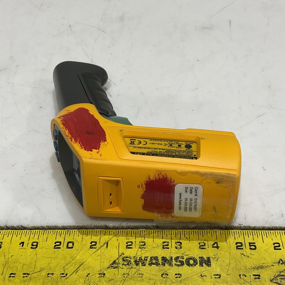FLUKE 55066 IR THERMOMETER S8M