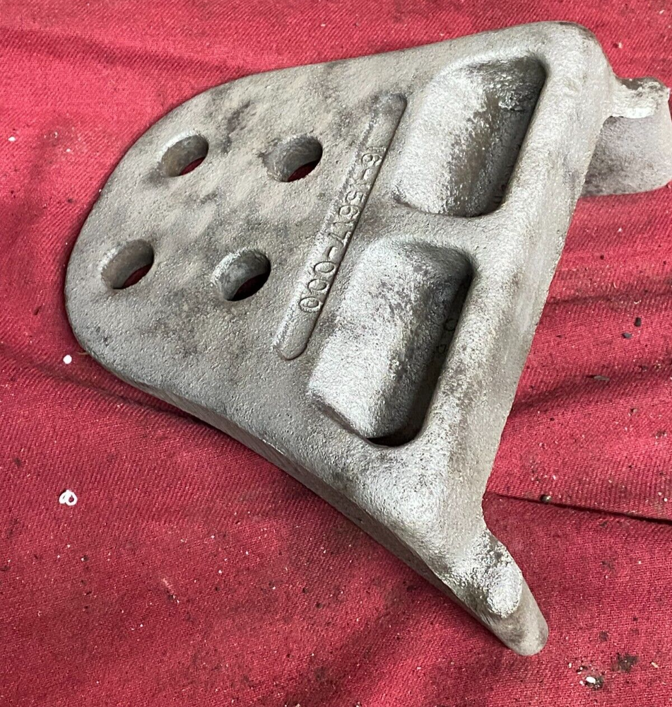 FREIGHTLINER AXLE STOP, MOUNT, BRACKET 16-15617-000