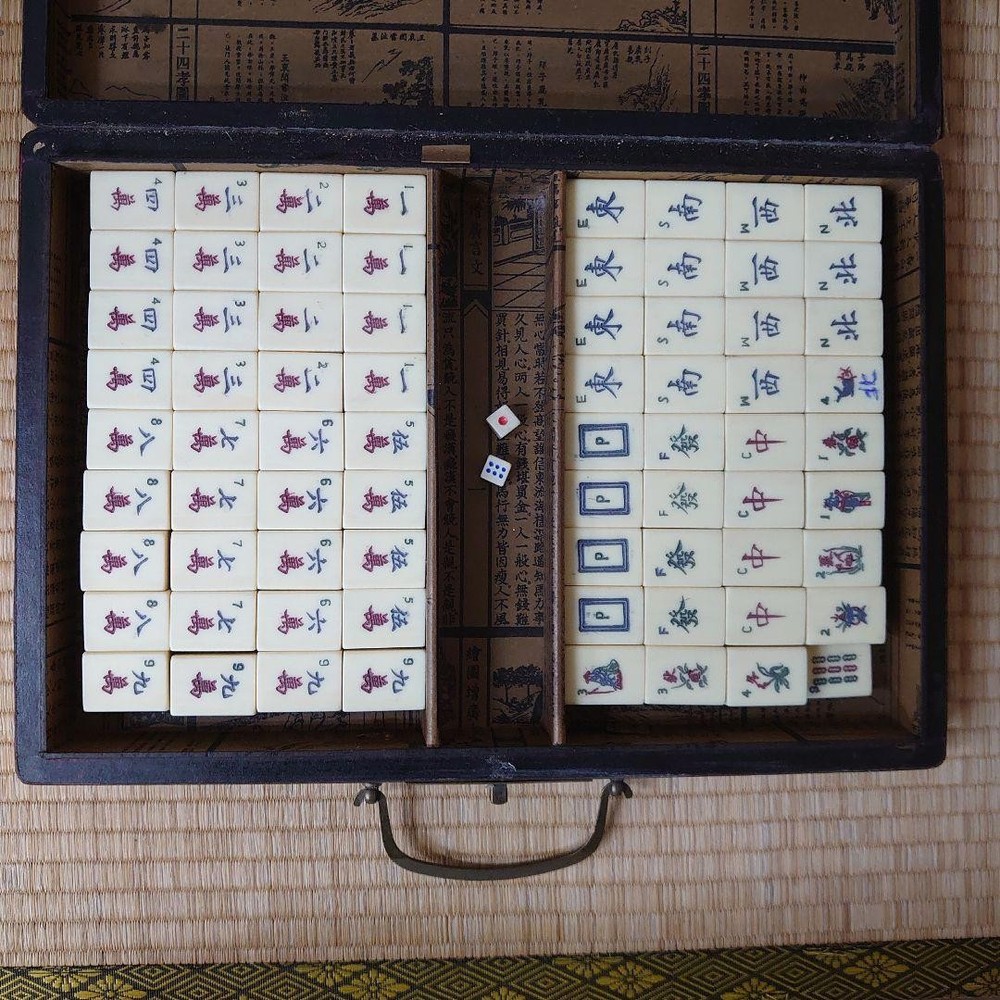 Mahjong tile set dragon and phoenix design