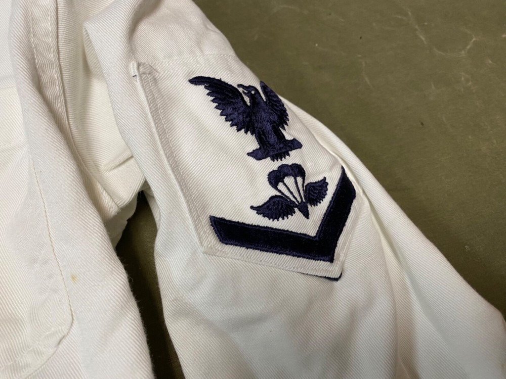ORIGINAL WWII US NAVY EM DRESS "WHITES" JUMPER SHIRT-SMALL