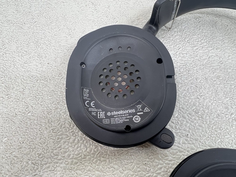 SteelSeries Arctis 5 Gaming Headset - Black -