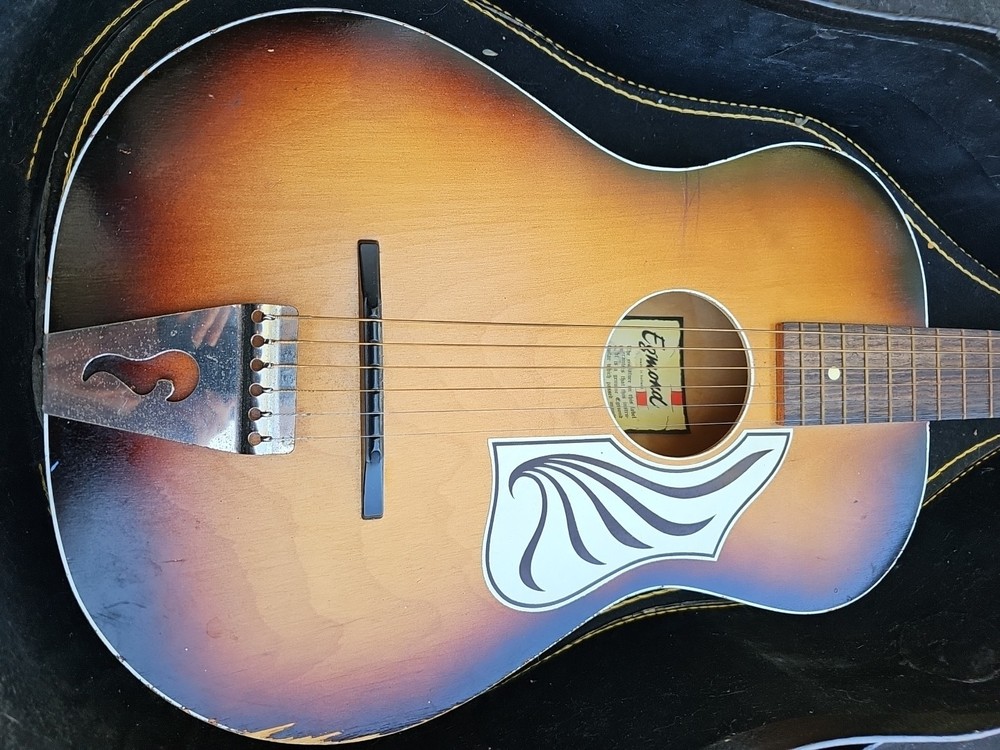 egmond guitar With Case. Used
