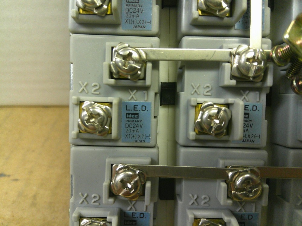 IDEC SLC-30 12 POSITION LIGHT PANEL DC24V
