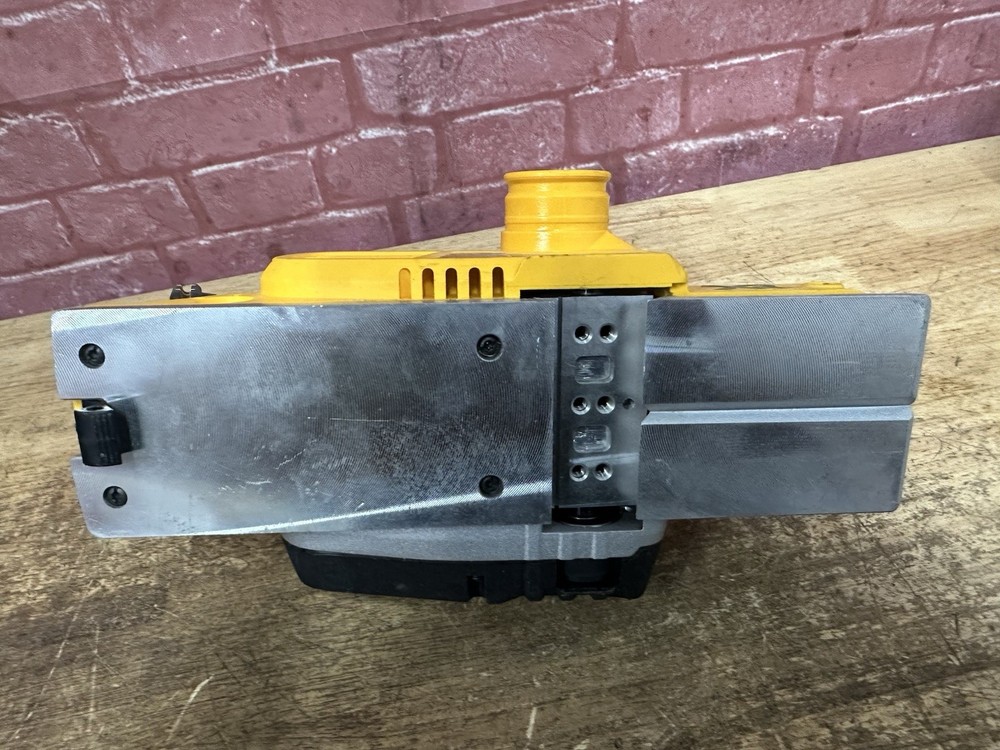 DEWALT 20v Max Wireless Handheld Planer (DCP580B) Tool Only USED