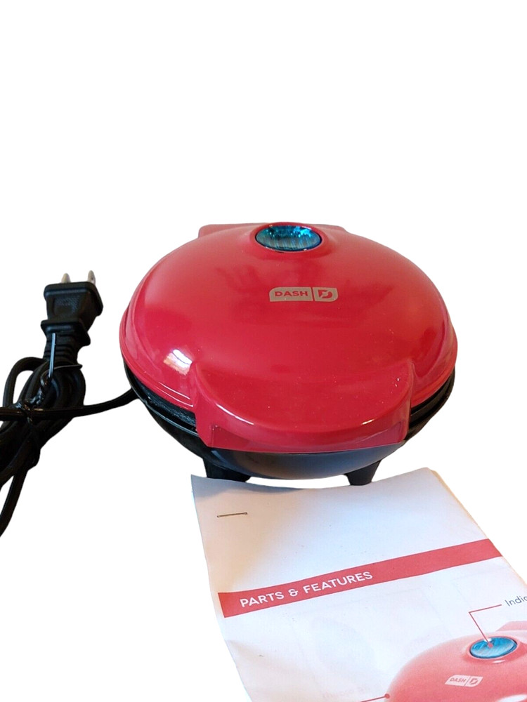 Hamilton Beach Breakfast Sandwich Maker & Dash Mini Waffle Maker Combo