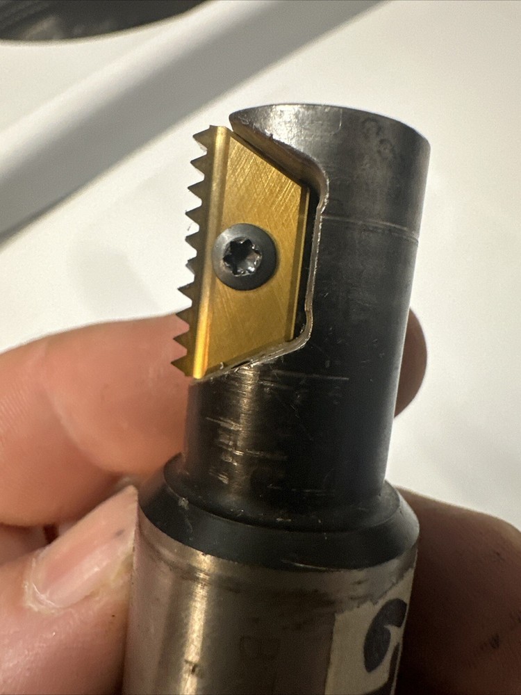 Vardex Thread Mill BTMWC 100-3B Indexable Carbide Insert Coolant Thru 1” Shank