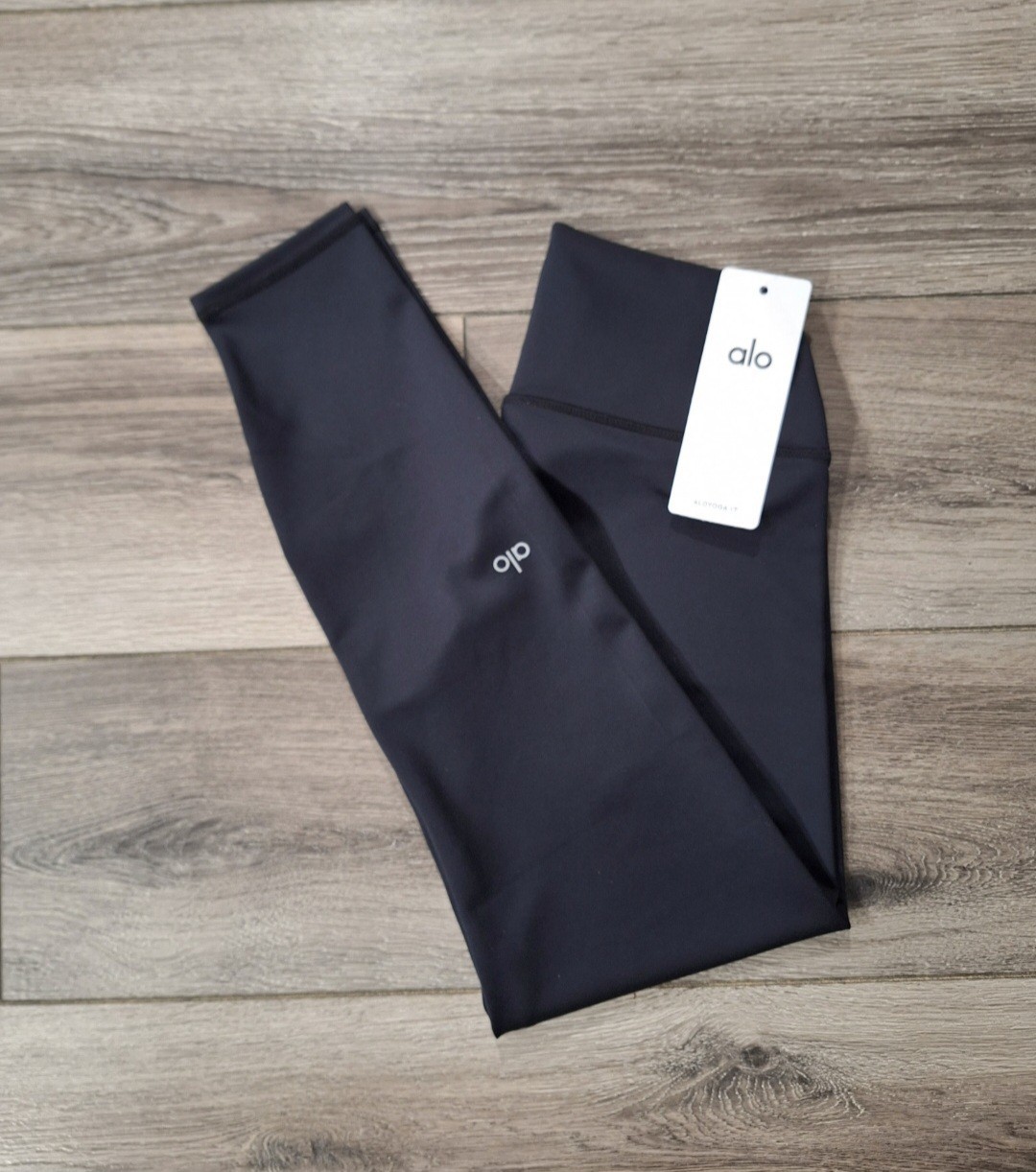 Alo Yoga 7/8 High-Waist Airlift Leggings - Black / Size M - Brand new with tags