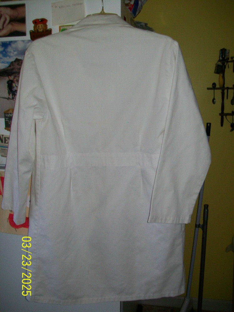Women’s White Lab Coat - Medium Pre-owned