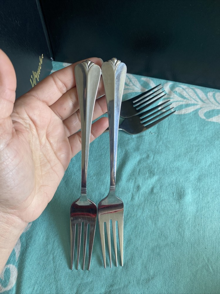 4 Pcs Rogers Co Country Shell Dinner Forks Stainless Flatware