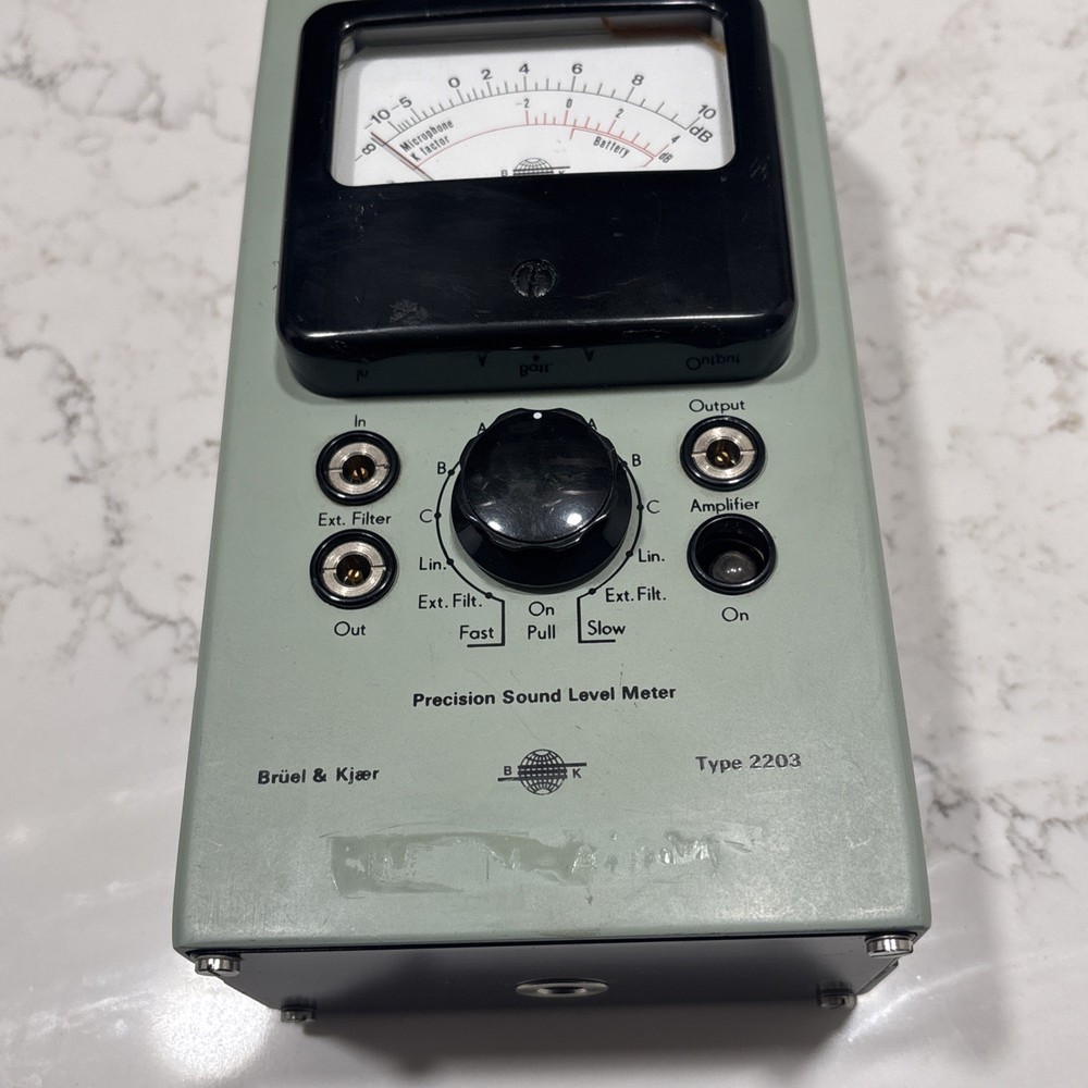 BK Bruel & Kjaer Type 2203 Precision Sound Meter Frequency Analyzer