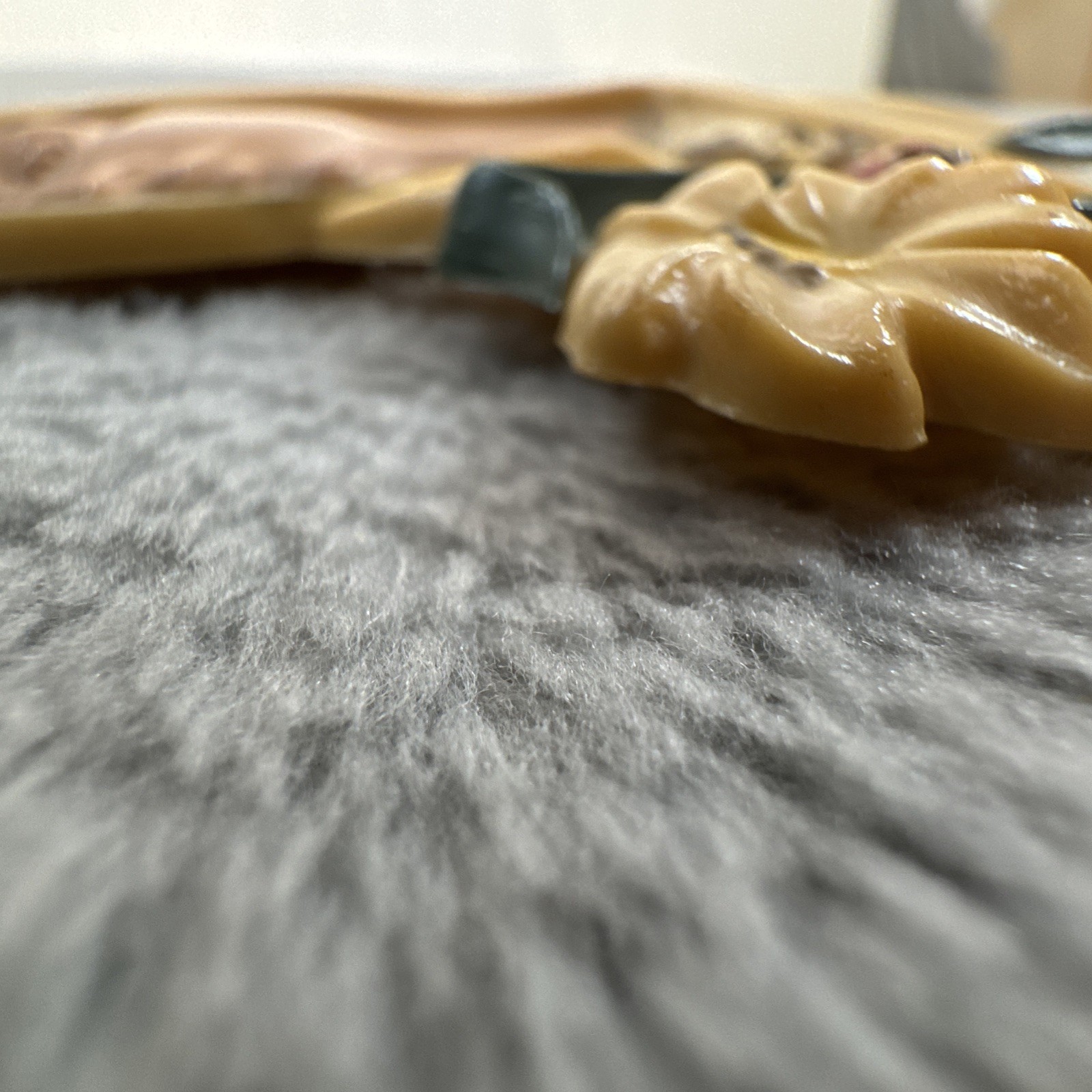 Vintage Hartland Plastics Virgin Mary w/Lilies Miniature Wall Plaque Catholic