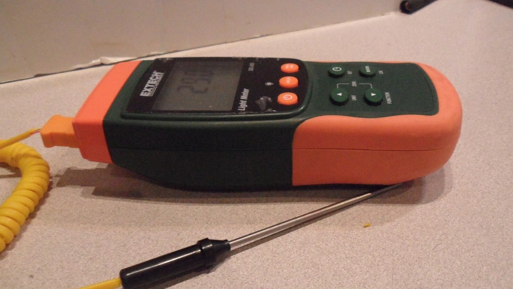 EXTECH SDL400 Light/temperature Meter Datalogger untested