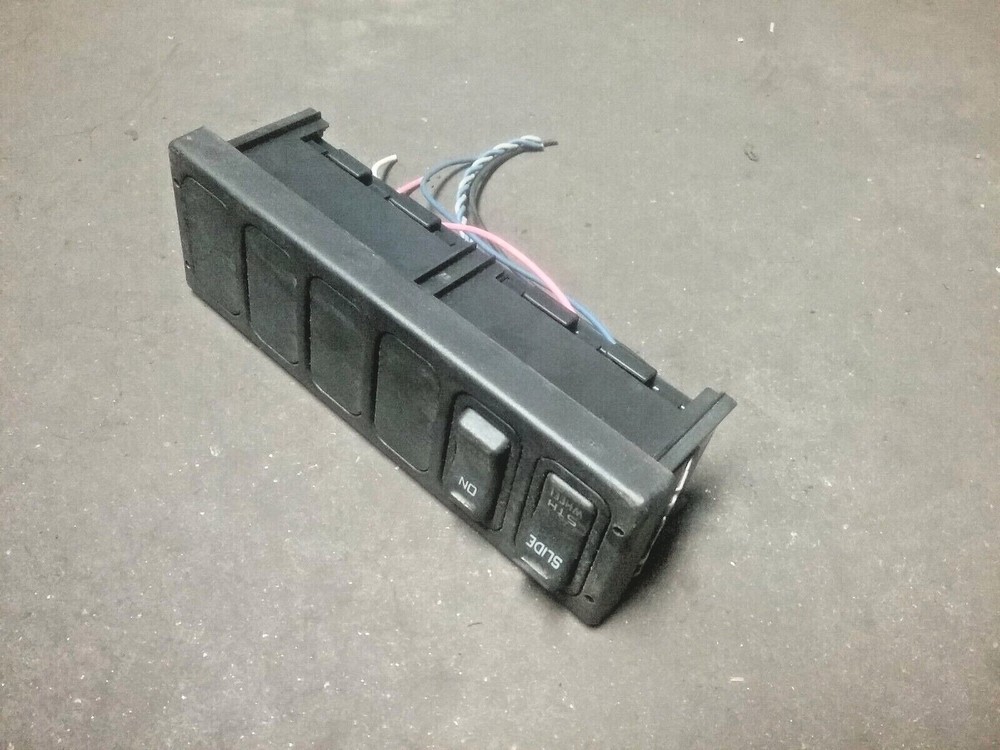 INTERNATIONAL SWITCH PANEL 3575432C4 , 32289